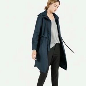 Everlane Lightweight Anorak in Dark Navy Blue
